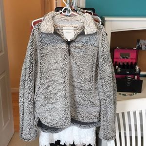 1/4 Zip pullover with front pocket